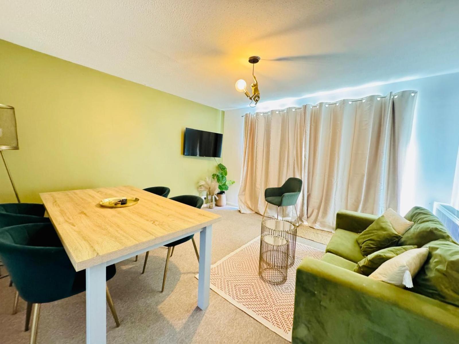 2 Bed House, Sleeps 6, Dog Friendly, Close To A14 M11, With Garden & Parking Long Stay Work Contractor Leisure, Jade CBG Buitenkant foto