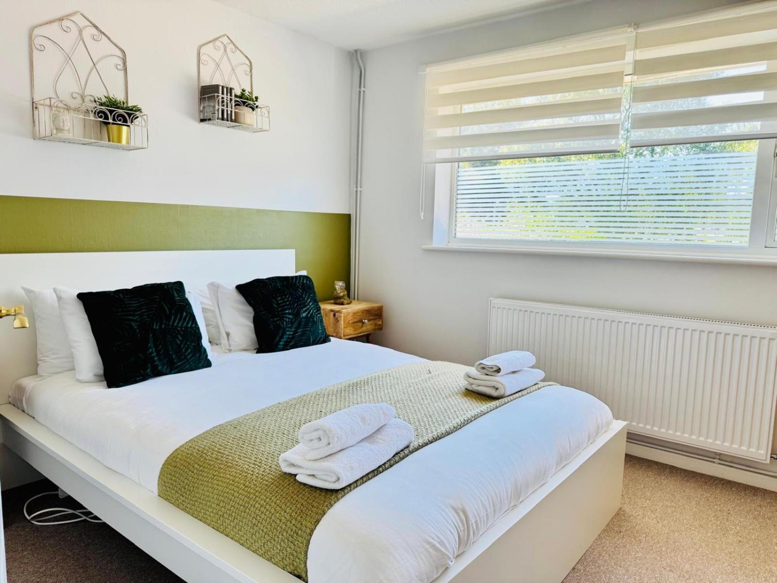 2 Bed House, Sleeps 6, Dog Friendly, Close To A14 M11, With Garden & Parking Long Stay Work Contractor Leisure, Jade CBG Buitenkant foto