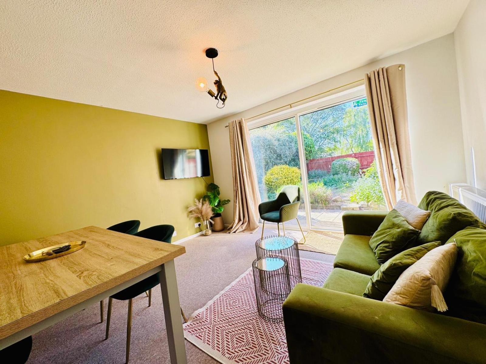 2 Bed House, Sleeps 6, Dog Friendly, Close To A14 M11, With Garden & Parking Long Stay Work Contractor Leisure, Jade CBG Buitenkant foto