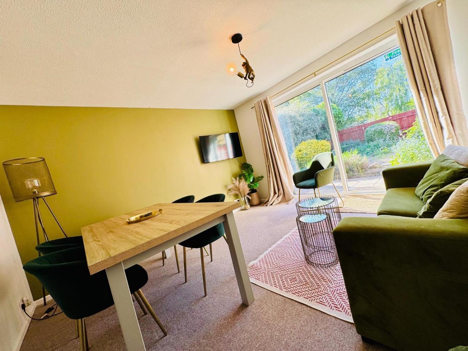 2 Bed House, Sleeps 6, Dog Friendly, Close To A14 M11, With Garden & Parking Long Stay Work Contractor Leisure, Jade CBG Buitenkant foto