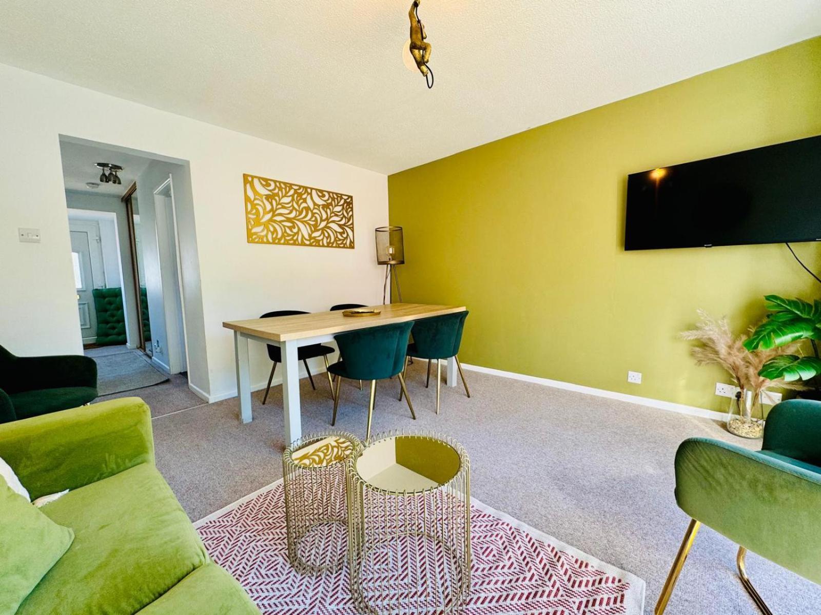 2 Bed House, Sleeps 6, Dog Friendly, Close To A14 M11, With Garden & Parking Long Stay Work Contractor Leisure, Jade CBG Buitenkant foto