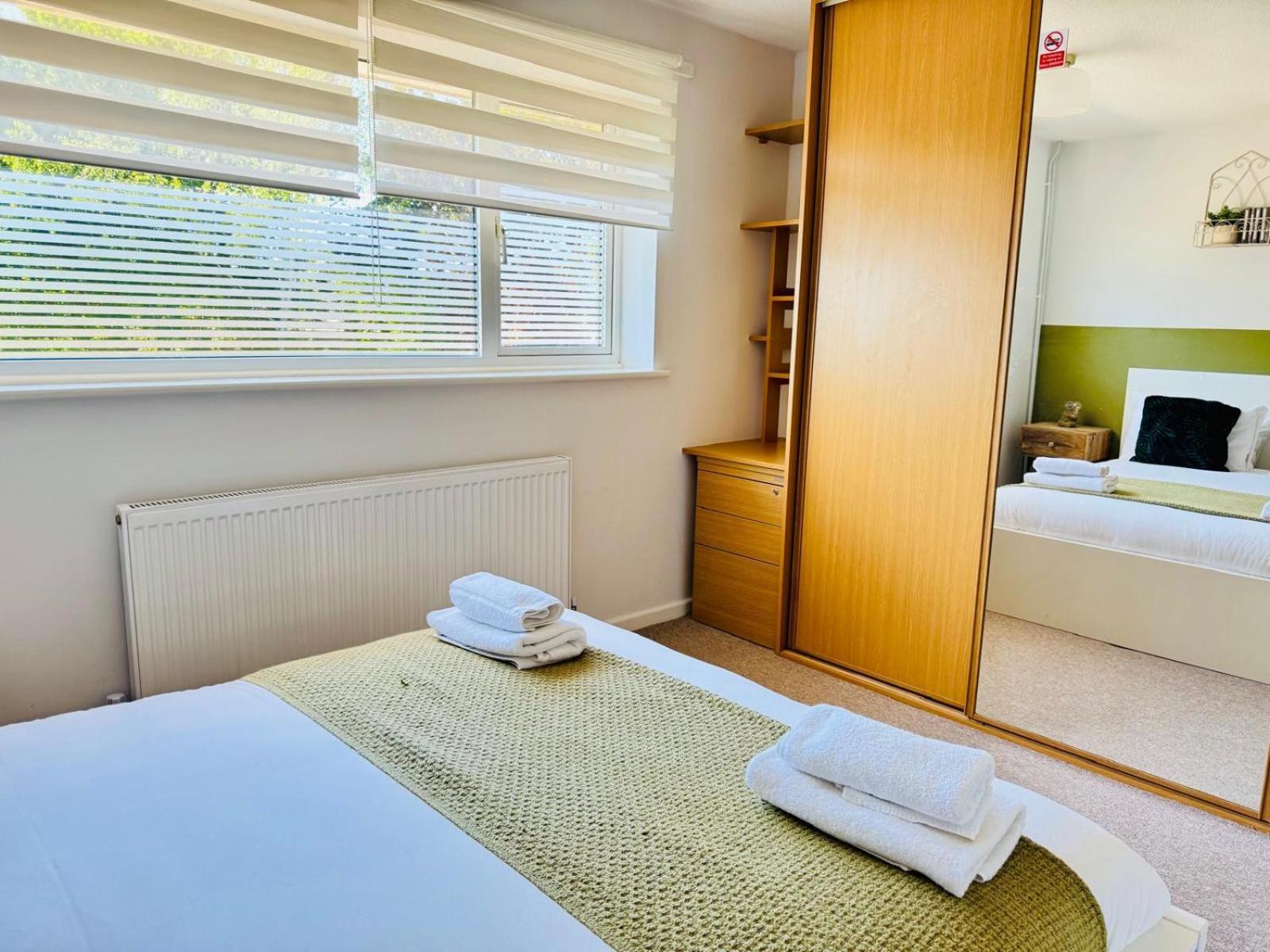 2 Bed House, Sleeps 6, Dog Friendly, Close To A14 M11, With Garden & Parking Long Stay Work Contractor Leisure, Jade CBG Buitenkant foto